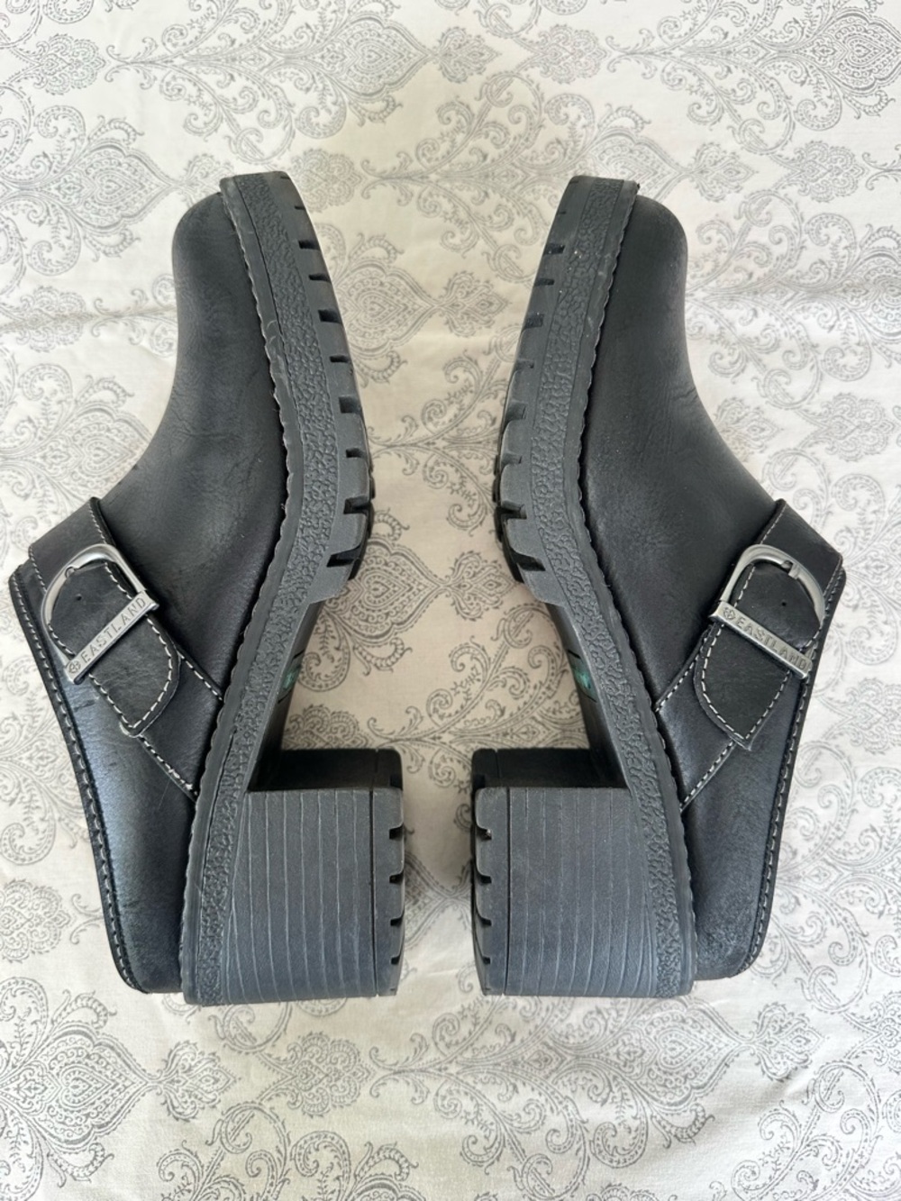 Eastland Nola black leather mules w/ retro chunky/platform heel US 7 EUR 37.5